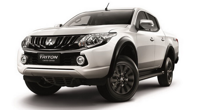 Замена сервисного ремня (ролика и натяжителя) Mitsubishi Triton в Москве в СТО Motul Garage